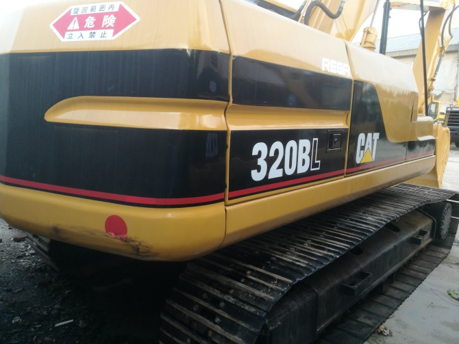 1998 Japan made Cat 320B excavator for sale in China in excellent working condition