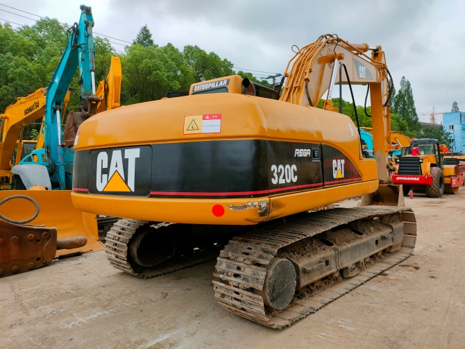 2007 Cat 320C excavator made in Japan in excellent working condition