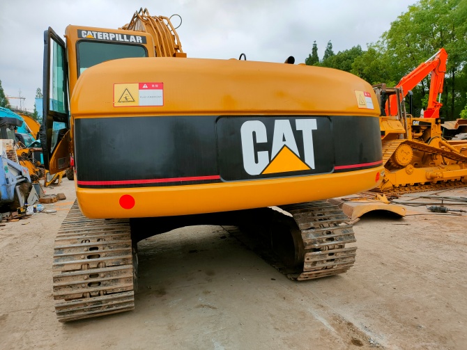 2007 Cat 320C excavator made in Japan in excellent working condition