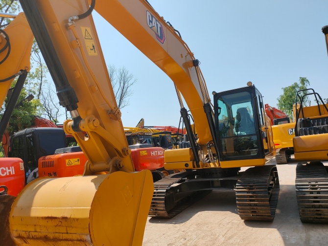 2022 Caterpillar 320GC Excavator made in Japan in excellent working condition