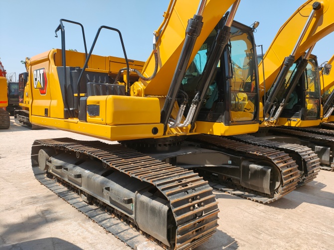 2022 Caterpillar 320GC Excavator made in Japan in excellent working condition