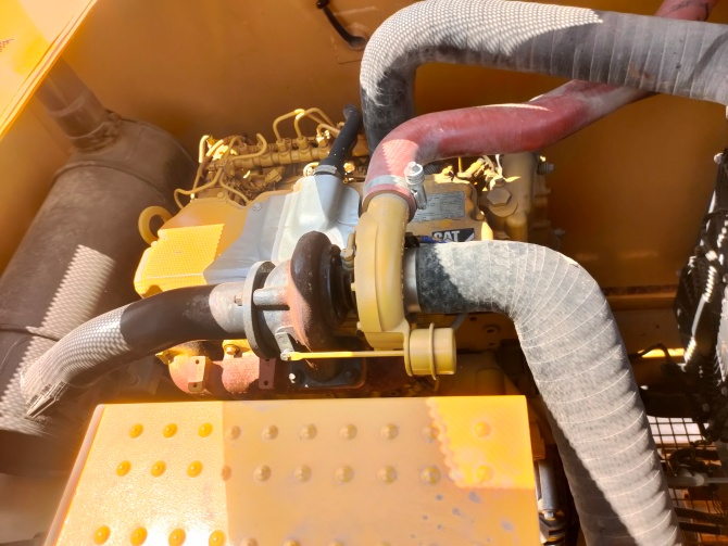 2022 Caterpillar 320GC Excavator made in Japan in excellent working condition