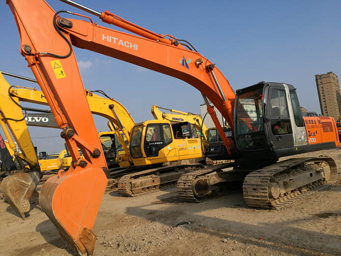 2013 Hitachi ZX200 excavator made in Japan