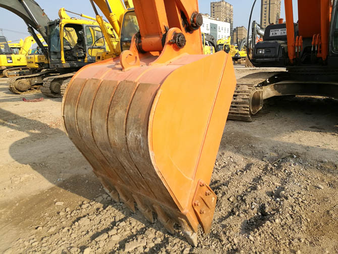 2013 Hitachi ZX200 excavator made in Japan