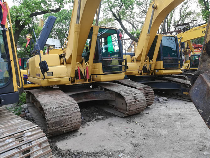 2011 Komatsu PC200-8 excavator made in Japan