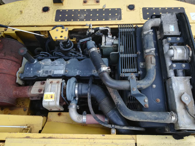 2011 Komatsu PC200-8 excavator made in Japan