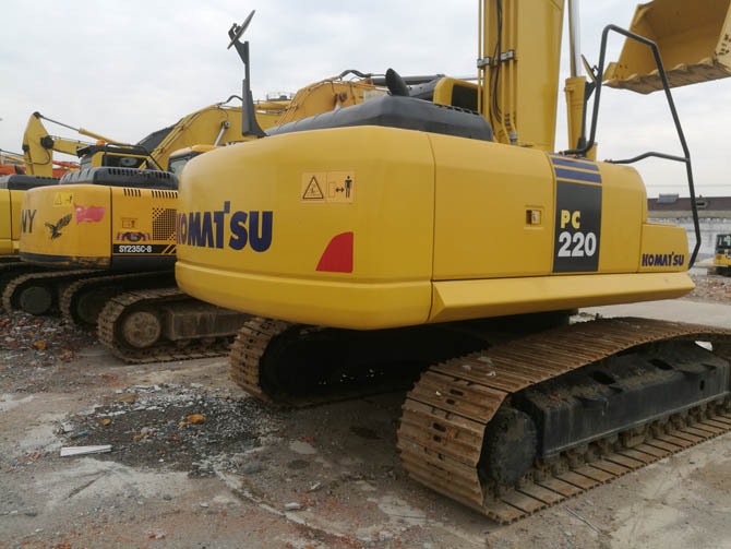 Komatsu PC220-8 excavator for sale with low hours made in Japan