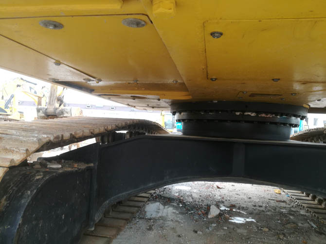 Komatsu PC220-8 excavator for sale with low hours made in Japan