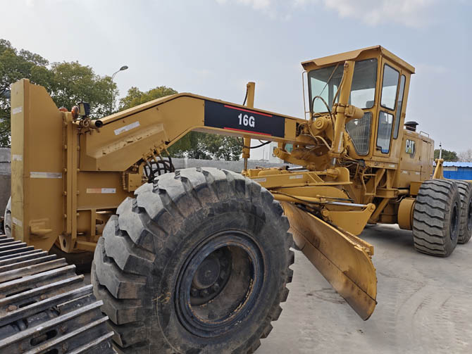 1989 Original Cat 16G motor grader with original paint and 3406 engine