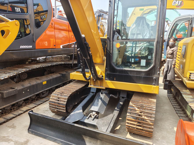 Cat 305.5 3-2