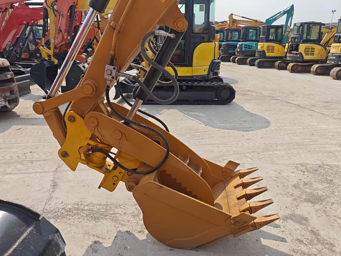 Cat Mini Excavator 308DCR 2016 model for sale