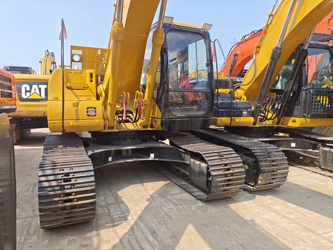 Cat 320CL excavator 2006 model in China