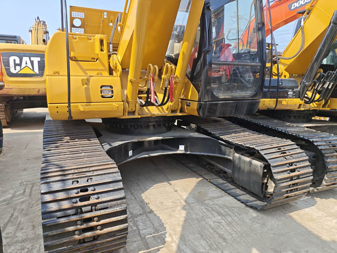 Cat 320CL excavator 2006 model in China