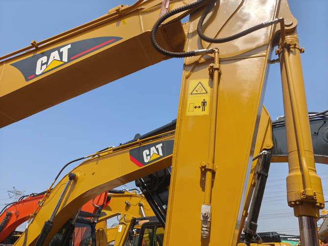 Cat 320CL excavator 2006 model in China