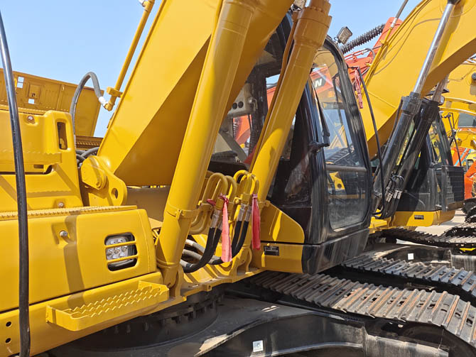 Cat 320CL excavator 2006 model in China