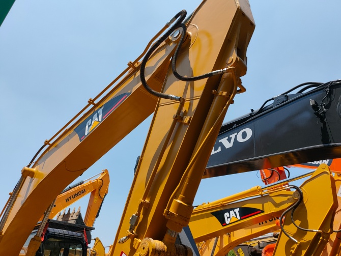 2006 Cat 320CL With Swamp Tracks excavator made in Japan