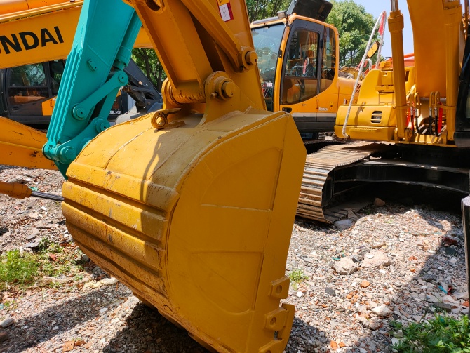 2006 Cat 320CL With Swamp Tracks excavator made in Japan