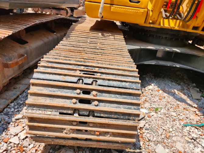 2006 Cat 320CL With Swamp Tracks excavator made in Japan