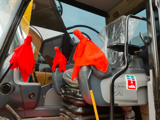 2019 Cat 320D2 excavator made in Japan in excellent working condition for sale