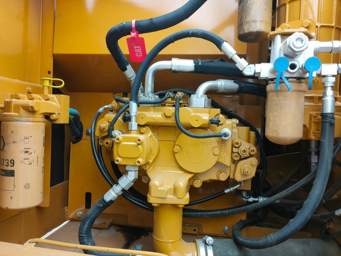 2019 Cat 320D2 excavator made in Japan in excellent working condition for sale