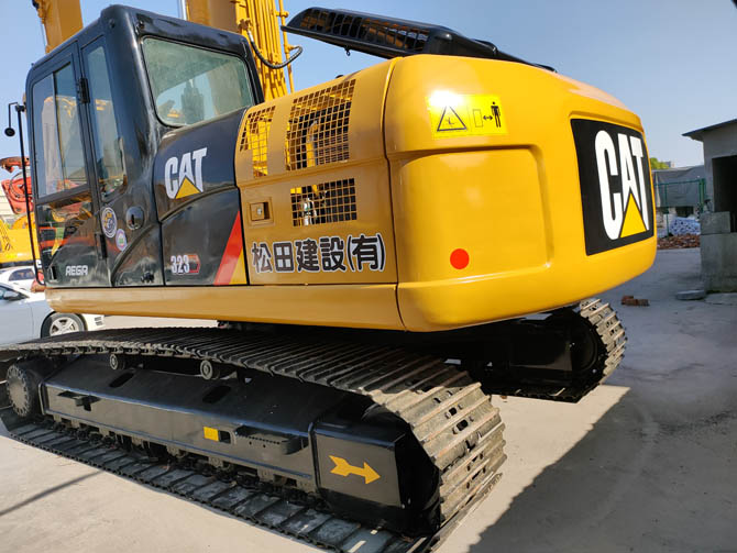 2013 Cat 323D excavator for sale Japan made excellent condition