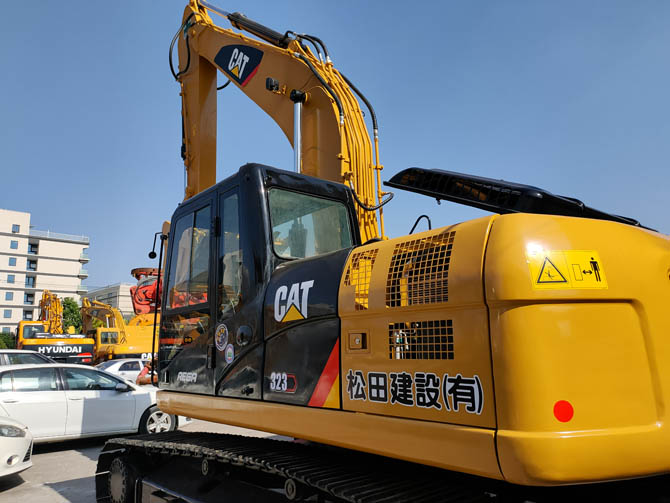 2013 Cat 323D excavator for sale Japan made excellent condition