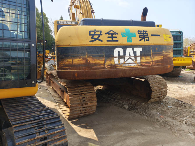 Cat 330CL With Breaker — 2005 Model USA Made