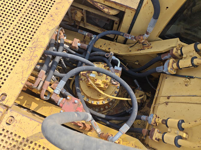 Cat 330CL With Breaker — 2005 Model USA Made