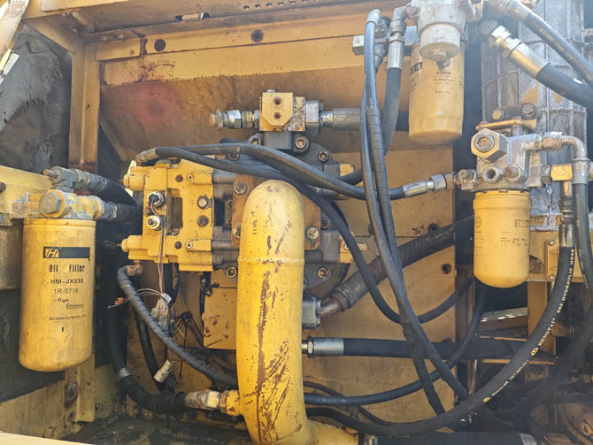 Cat 330CL With Breaker — 2005 Model USA Made