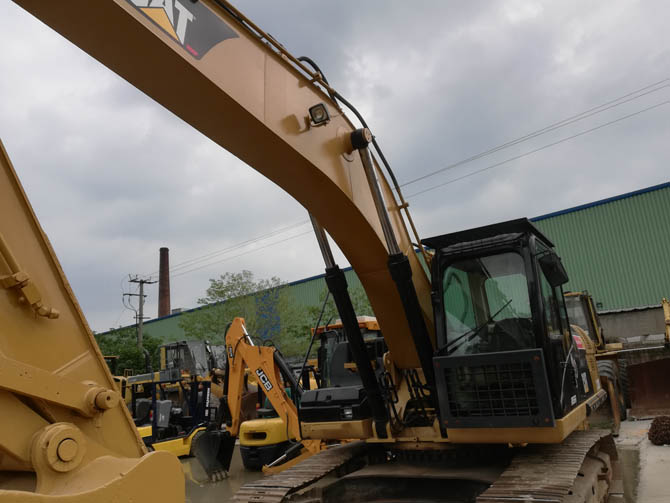Cat 330D Excavator For Sale 2013 Japan model in excellent working condition