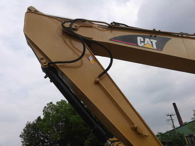 Cat 330D Excavator For Sale 2013 Japan model in excellent working condition