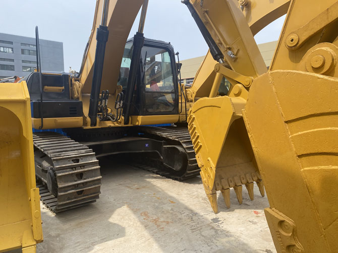 Cat 330D2L for sale 2018 Japan made Caterpillar excavator in excellent working condition