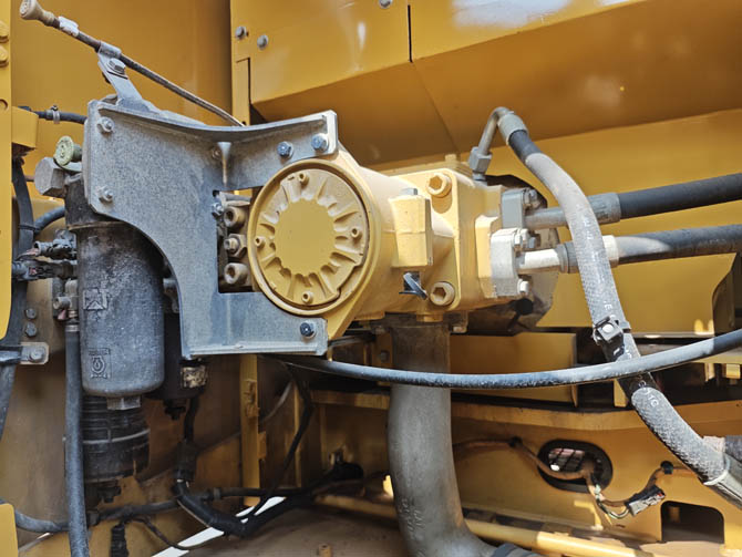 Cat 330GC excavator 2021 model low hours construction machine