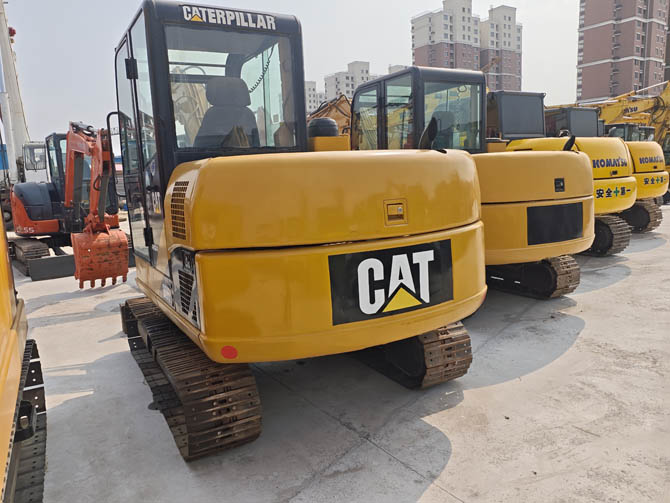 Cat Mini Excavator 306 2014 model in good working condition