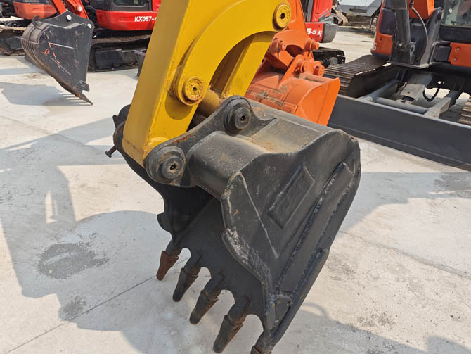 Cat Mini Excavator 306 2014 model in good working condition