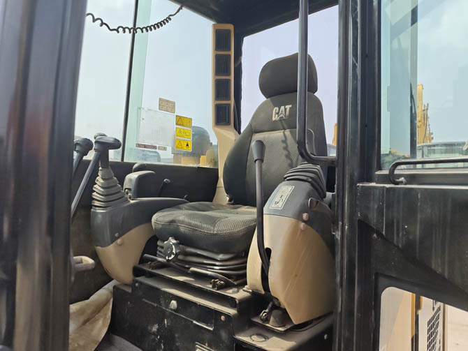 Cat Mini Excavator 306 2014 model in good working condition