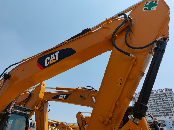 2011 Caterpillar 325DL excavator for sale in excellent working condition