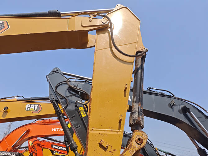 Original Caterpillar 330GC For Sale 2021 excavator with low hours in excellent working condition