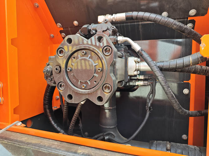 Doosan DX225 excavator 2021 model low hours excellent condition