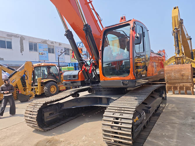Used Doosan DX340LC excavator for sale low hours Made in Korea excellent condition