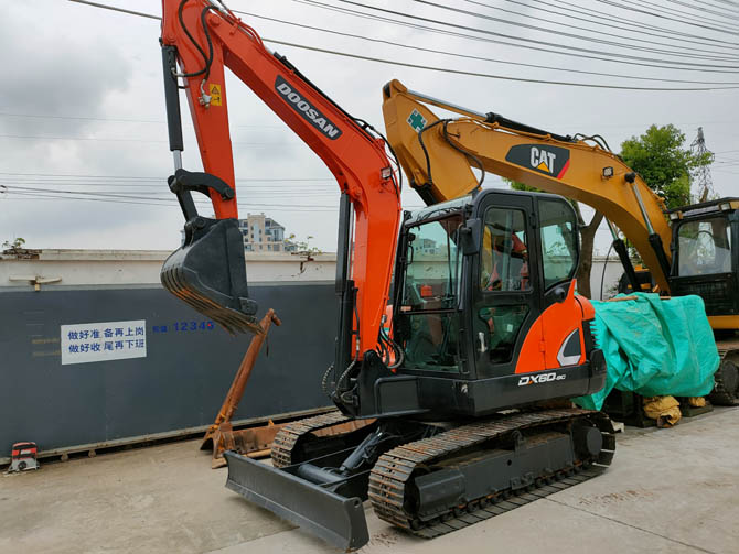 Doosan DX60-9C mini excavator 2020 model low hours