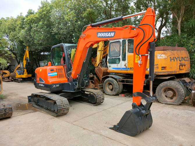 Doosan DX60-9C mini excavator 2020 model low hours