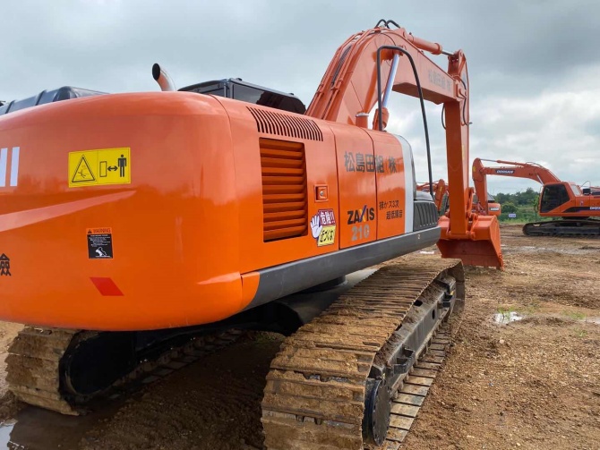 2012 Hitachi ZX210-3 excavator Made in Japan with ISUZU engine parked on construction site