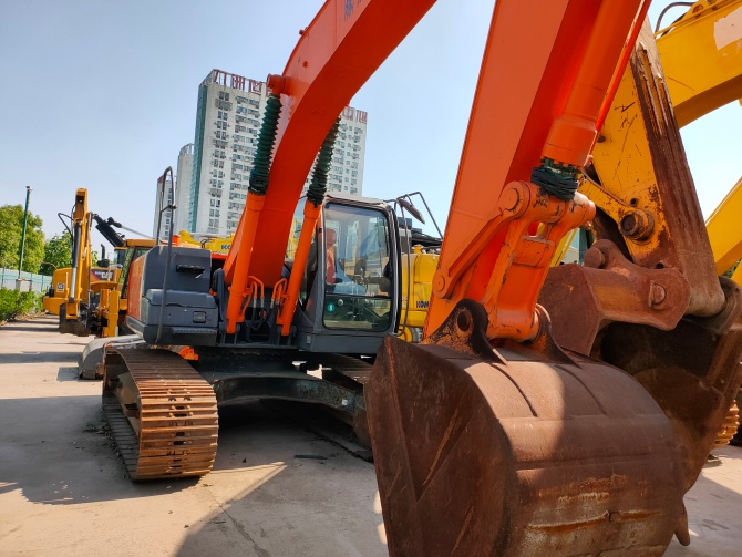 Hitachi ZX210H-3 for sale 2013 Japan original excavator with ISUZU engine