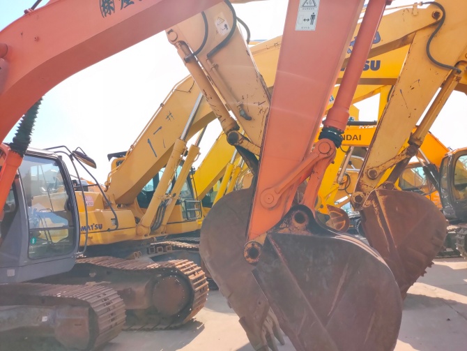 Hitachi ZX210H-3 for sale 2013 Japan original excavator with ISUZU engine