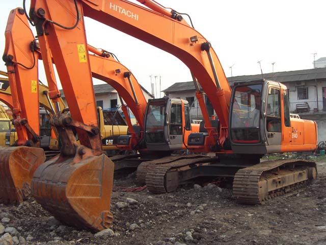 Hitachi ZX240LC for sale 2008 excavator made in Japan with ISUZU engine