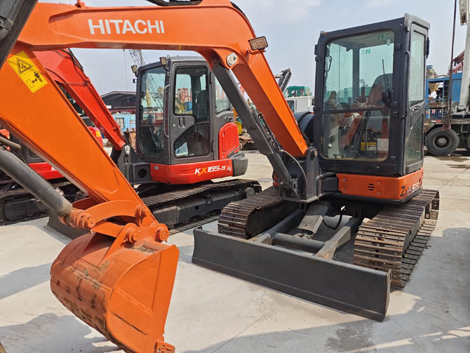 Hitachi ZX55 mini excavator 2016 model in good working condition