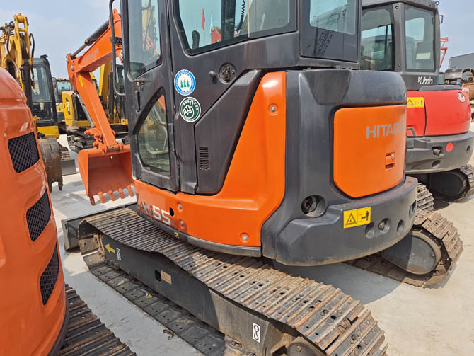 Hitachi ZX55 mini excavator 2016 model in good working condition