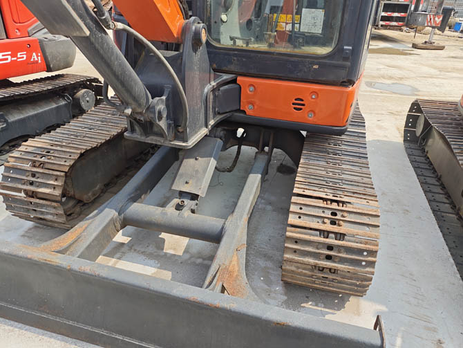 Hitachi ZX55 mini excavator 2016 model in good working condition