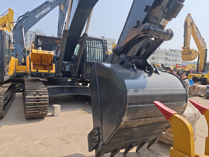 2020 Hyundai 300LC-9 excavator for sale low hours Korea made